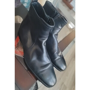Hugo Boss Mens Black Leather Chelsea Zip Ankle Sleek Boots Rubber Sole Size 8.5